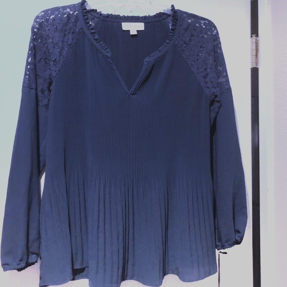 Navy accordion pleat blouse. Knox Rose. NWT